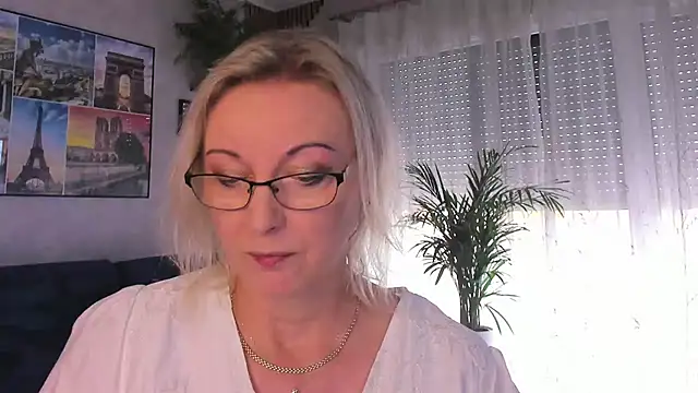 Snapshot of vanessa_chat chatting on July 12, 2026, 1:13 pm vanessa chat online show from July 12, 2026, 1:13 pm