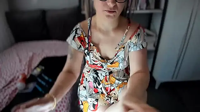 bisexyelizz online show from July 16, 2026, 3:51 pm