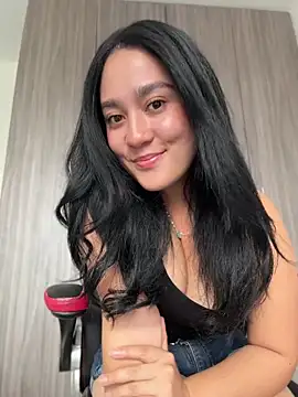 Nina lovi online show from July 9, 2026, 8:35 pm