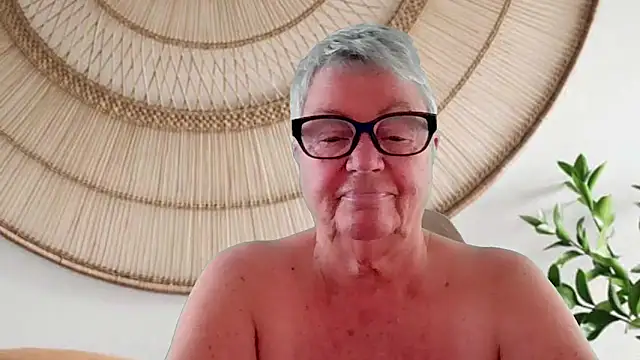 Snapshot of GrannyChrissy68 chatting on April 19, 2026, 12:26 pm GrannyChrissy68 online show from April 19, 2026, 12:26 pm