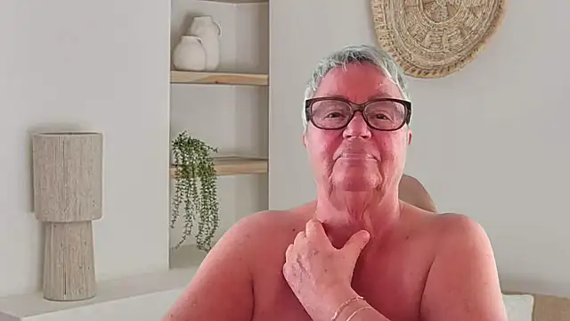 Snapshot of GrannyChrissy68 chatting on April 29, 2026, 9:32 pm GrannyChrissy68 online show from April 29, 2026, 9:32 pm