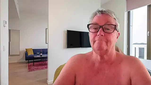 Snapshot of GrannyChrissy68 chatting on May 4, 2026, 2:24 pm GrannyChrissy68 online show from May 4, 2026, 2:24 pm