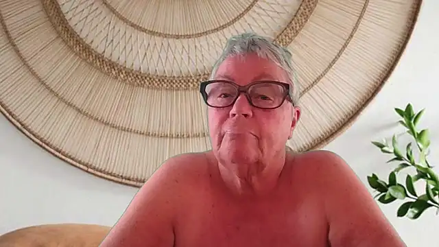Snapshot of GrannyChrissy68 chatting on May 10, 2026, 9:20 pm GrannyChrissy68 online show from May 10, 2026, 9:20 pm