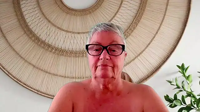 Snapshot of GrannyChrissy68 chatting on May 15, 2026, 9:22 pm GrannyChrissy68 online show from May 15, 2026, 9:22 pm
