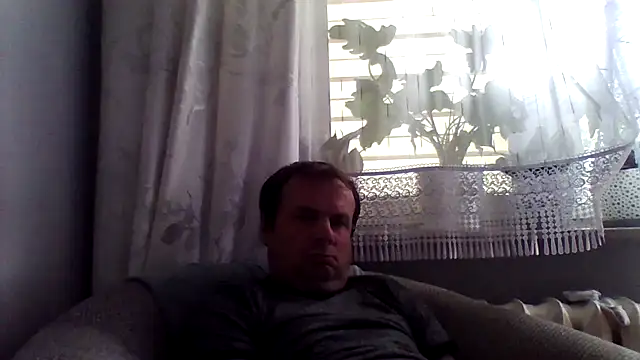 grzes19763 online show from June 3, 2026, 2:33 pm