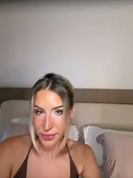 jasminesummer online show from July 18, 2026, 7:06 pm