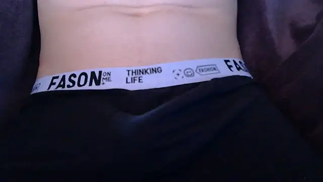 Snapshot of Nero19933 chatting on April 7, 2026, 1:11 pm Nero19933 online show from April 7, 2026, 1:11 pm