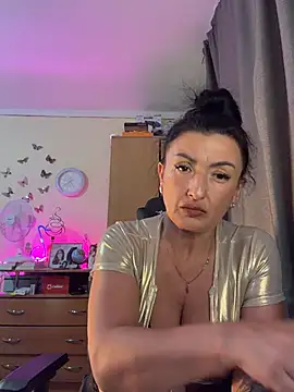 Snapshot of Hotangel75 chatting on July 9, 2026, 5:28 pm Hotangel75 online show from July 9, 2026, 5:28 pm
