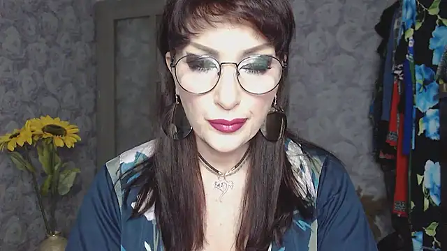 Aziza1 online show from May 6, 2026, 2:11 pm