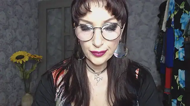 Aziza1 online show from May 10, 2026, 1:49 pm