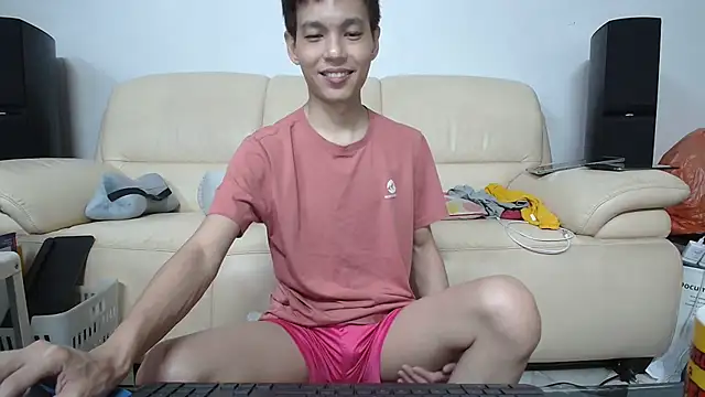 Snapshot of andrewooi chatting on June 19, 2026, 2:10 pm andrewooi online show from June 19, 2026, 2:10 pm