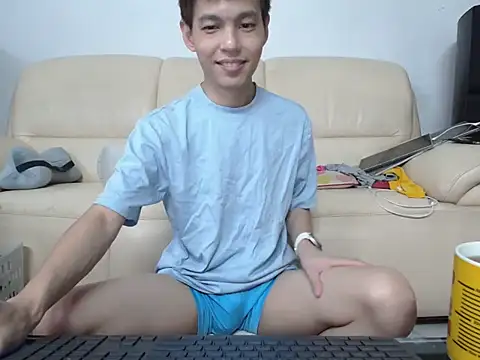 Snapshot of andrewooi chatting on June 20, 2026, 8:06 am andrewooi online show from June 20, 2026, 8:06 am