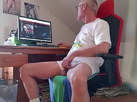 Snapshot of BerndisCam chatting on April 24, 2026, 1:35 pm BerndisCam online show from April 24, 2026, 1:35 pm