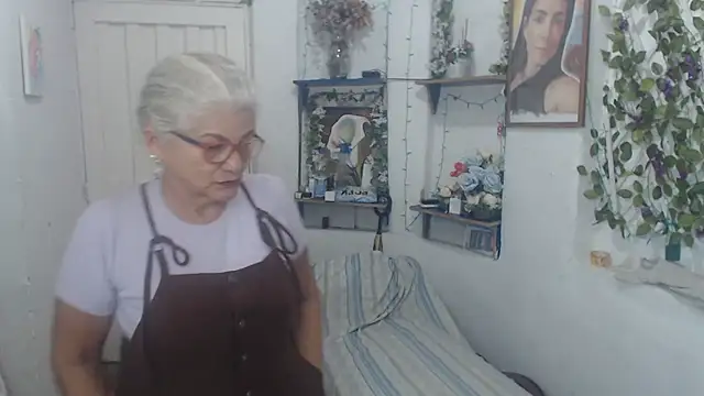 FunnyGrandma online show from September 21, 2025, 11:28 pm