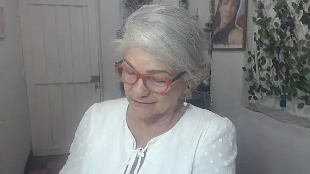 FunnyGrandma online show from October 29, 2025, 3:53 am