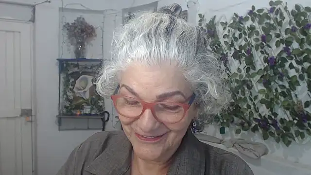 FunnyGrandma online show from November 9, 2025, 11:47 pm