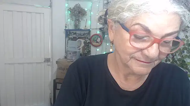 FunnyGrandma online show from December 14, 2025, 9:41 pm