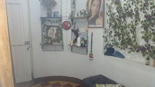 Snapshot of FunnyGrandma chatting on July 16, 2026, 12:38 am FunnyGrandma online show from July 16, 2026, 12:38 am