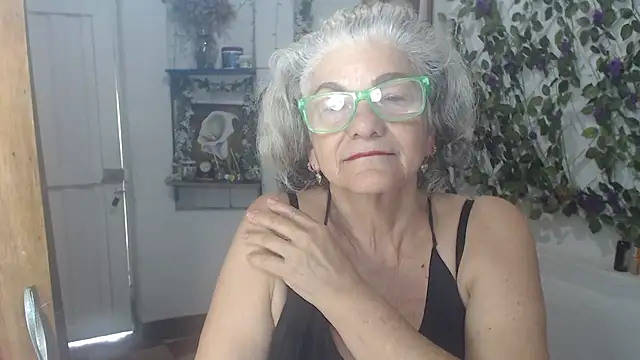 Snapshot of FunnyGrandma chatting on July 19, 2026, 8:34 pm FunnyGrandma online show from July 19, 2026, 8:34 pm