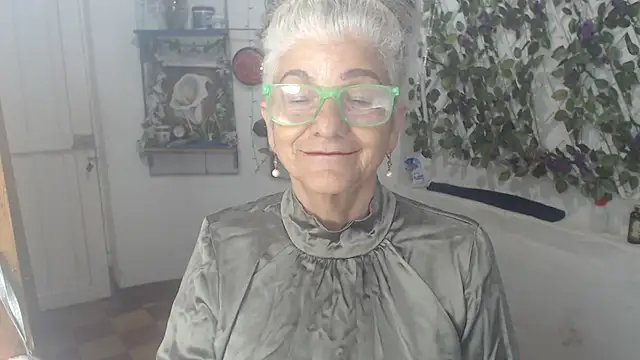 Snapshot of FunnyGrandma chatting on July 24, 2026, 1:25 am FunnyGrandma online show from July 24, 2026, 1:25 am