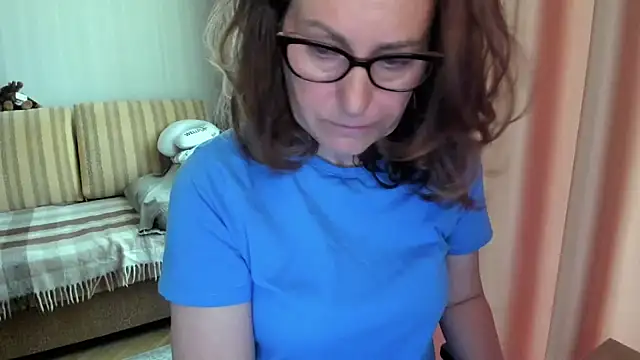 lauraoven online show from May 20, 2026, 6:41 am