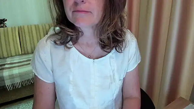 lauraoven online show from June 22, 2026, 7:38 am