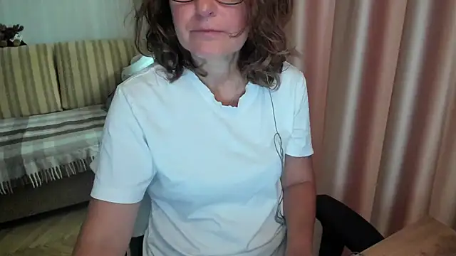 lauraoven online show from July 24, 2026, 7:17 am