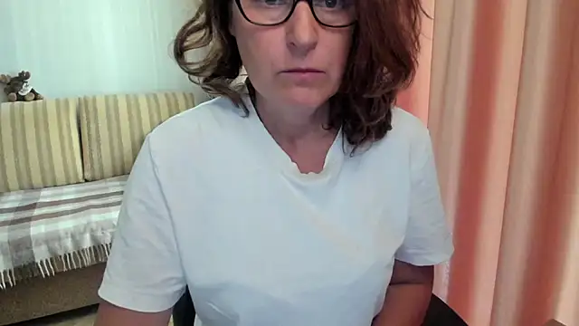 lauraoven online show from July 29, 2026, 6:55 am
