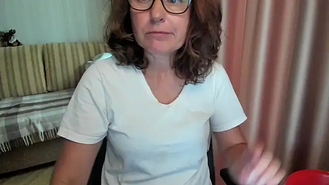 lauraoven online show from August 1, 2026, 9:52 am