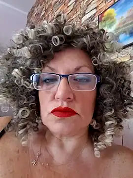 Snapshot of Hot_Azaleea chatting on July 5, 2026, 5:14 am Hot Azaleea online show from July 5, 2026, 5:14 am
