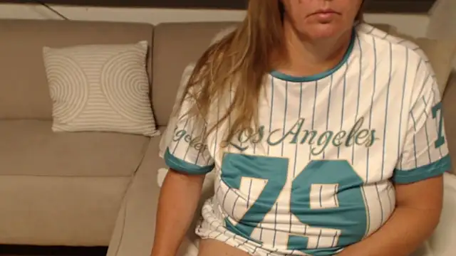 KimMitchelli online show from July 23, 2026, 4:21 am