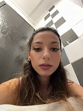  MiaQueen  online show from June 24, 2026, 10:31 pm