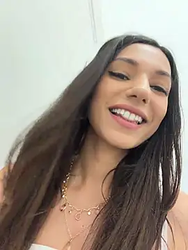  MiaQueen  online show from July 2, 2026, 9:43 pm