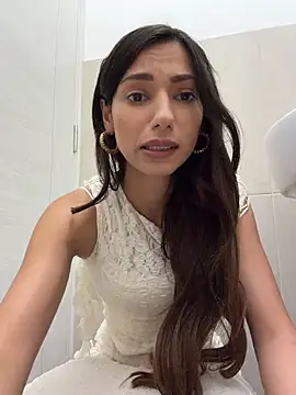 MiaQueen  online show from July 16, 2026, 10:38 pm