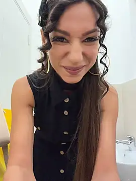  MiaQueen  online show from July 31, 2026, 8:41 pm