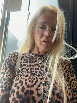 Reyna63 online show from May 15, 2026, 4:47 pm