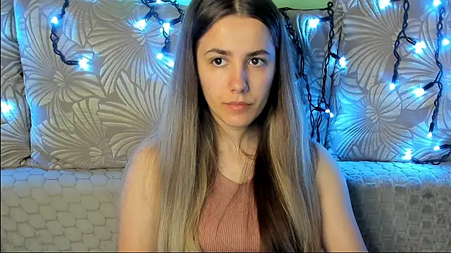 Snapshot of MaggieCake chatting on July 2, 2026, 2:33 am MaggieCake online show from July 2, 2026, 2:33 am