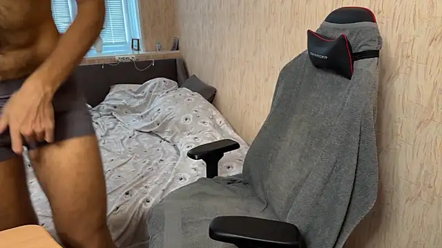 Raamoss online show from June 27, 2026, 3:17 pm