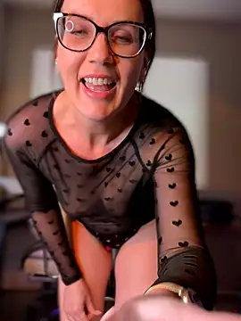 MaiseKnox online show from July 24, 2026, 9:24 pm