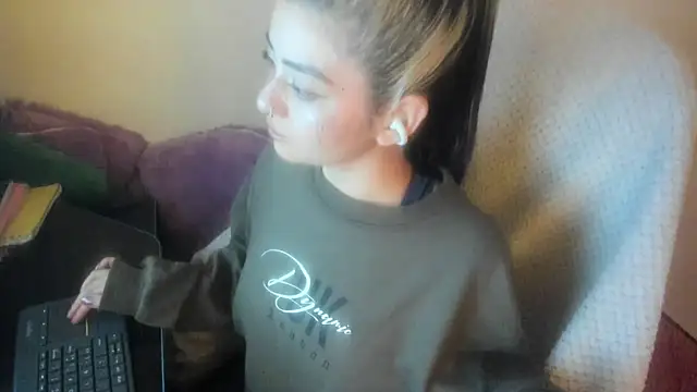 Snapshot of Sammysammy_ chatting on June 25, 2026, 4:45 am Sammysammy online show from June 25, 2026, 4:45 am