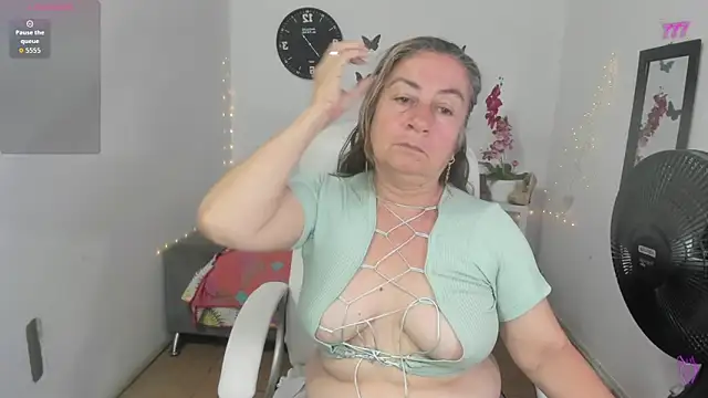 Snapshot of stepmother_105 chatting on May 30, 2026, 3:31 pm stepmother 105 online show from May 30, 2026, 3:31 pm