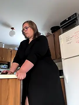 Snapshot of Canadian_BBW chatting on July 19, 2026, 2:21 pm Canadian BBW online show from July 19, 2026, 2:21 pm