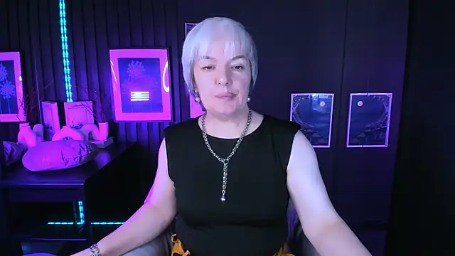 CarmenSoft online show from July 14, 2026, 9:09 pm