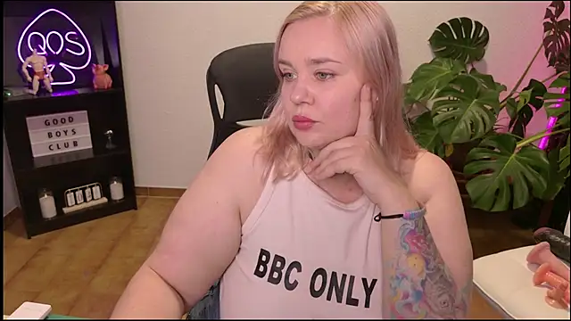 MargotGrey online show from July 5, 2026, 10:44 am