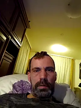 madmac80fun online show from March 23, 2025, 3:32 am