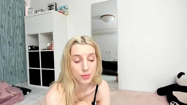 KenzieDawton online show from July 2, 2026, 12:22 pm