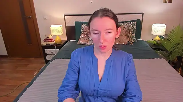 CatherineWalls online show from June 16, 2026, 2:03 am