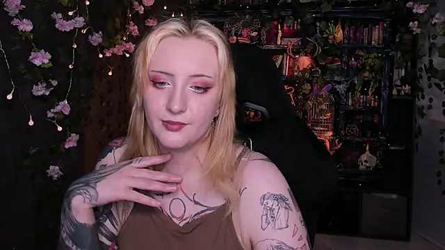 AsheLucker online show from June 7, 2026, 6:39 am