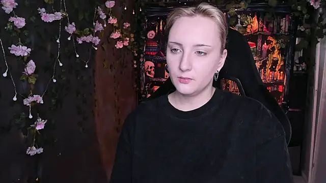 AsheLucker online show from July 7, 2026, 6:27 am