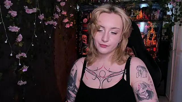 AsheLucker online show from July 8, 2026, 6:18 am